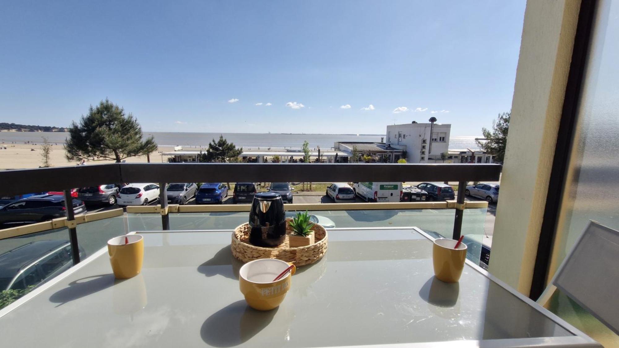 Saint Georges De Didonne - Pleine Vue Mer Pour Ce Studio Cabine Face A La Plage Exterior foto